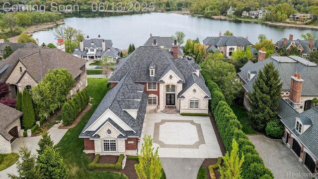 2750 Turtle Bluff Dr, Bloomfield Hills, MI 48302 - aerial view of residential area featuring a large body of water