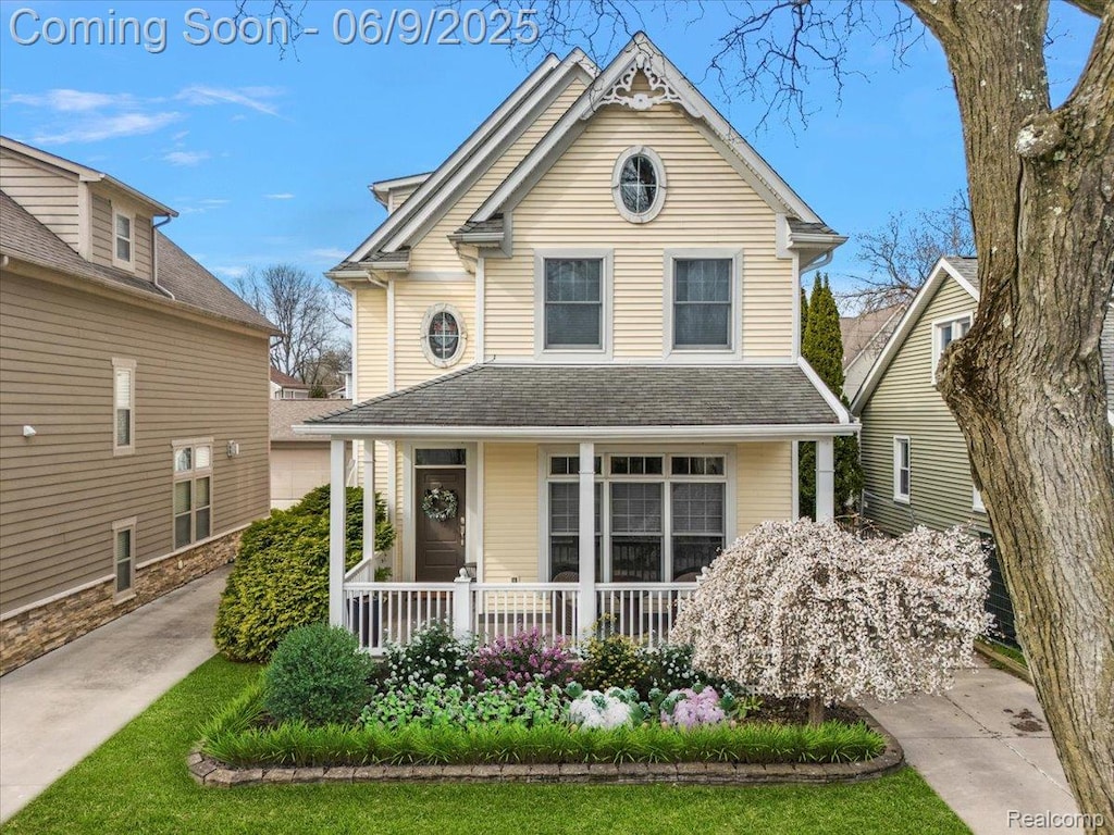 675 Davis Ave, Birmingham, MI 48009 - view of front facade with covered porch
