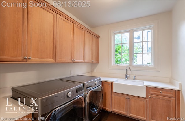 2937 Turtle Pond Ct, Bloomfield Hills, MI 48302 - laundry area featuring cabinet space and independent washer and dryer