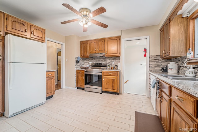 30060 Eastfield St, Farmington Hills, MI 48334 - kitchen featuring electric range, freestanding refrigerator, under cabinet range hood, backsplash, and ceiling fan