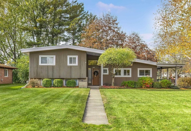 1449 Sauk Ln, Saginaw, MI 48638 - view of front facade with a front lawn