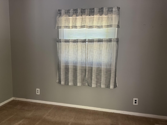 5649 W 76th St, Baldwin, MI 49304 - detailed view of carpet flooring and baseboards