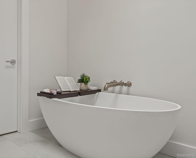 1756 Alexander Dr, Bloomfield Hills, MI 48302 - full bath featuring a freestanding tub and a sink