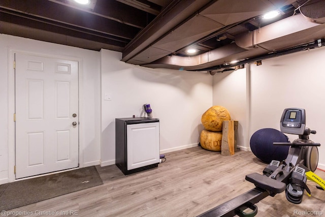 1700 Hamilton Dr, Bloomfield Hills, MI 48302 - workout area featuring light wood finished floors and baseboards