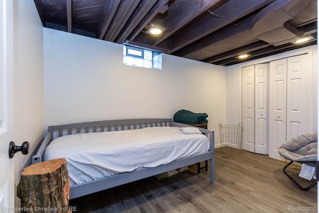 1700 Hamilton Dr, Bloomfield Hills, MI 48302 - bedroom with wood finished floors and a closet
