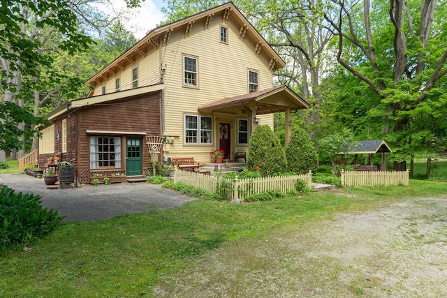 8425 Parshallville Rd, Fenton, MI 48430 - back of property with a patio area
