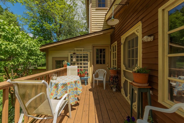 8425 Parshallville Rd, Fenton, MI 48430 - view of deck