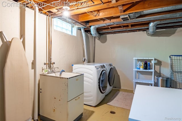 28441 Westerleigh Rd, Farmington, MI 48334 - laundry area featuring separate washer and dryer