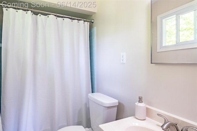 28441 Westerleigh Rd, Farmington, MI 48334 - full bathroom featuring vanity and a shower with curtain