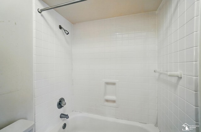 7658 Salter Ct, Temperance, MI 48182 - bathroom featuring shower / bathtub combination and toilet