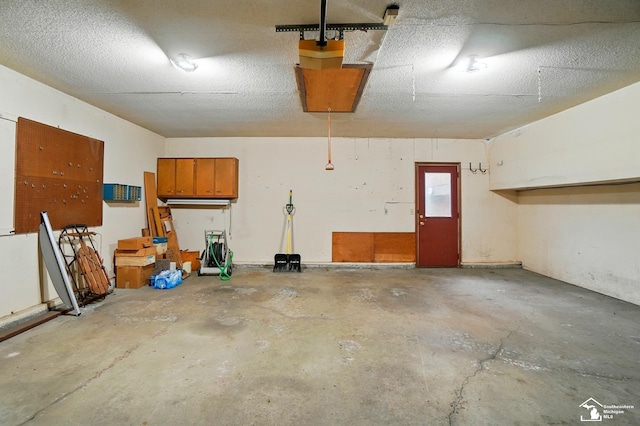 7658 Salter Ct, Temperance, MI 48182 - view of garage