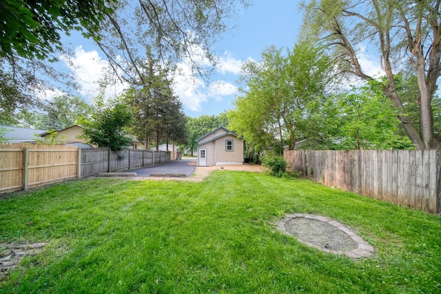 164 Cross St, Michigan Center, MI 49254 - view of yard featuring a patio