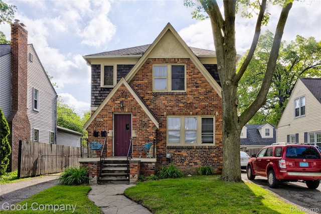 1722 W Farnum Ave, Royal Oak, MI 48067 - english style home with brick siding and roof with shingles