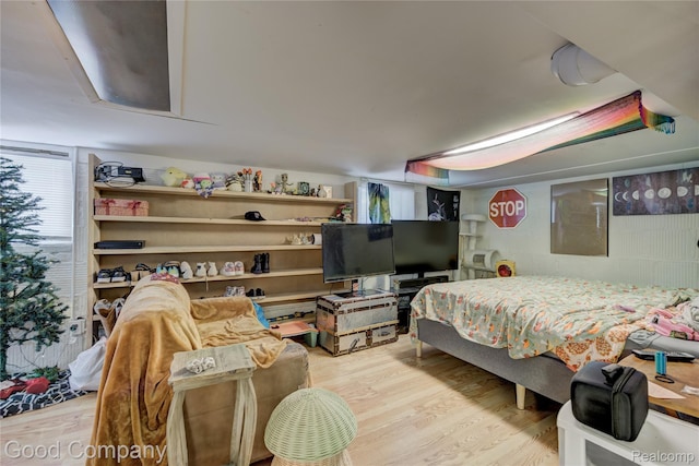 501 W Farnum Ave, Royal Oak, MI 48067 - bedroom with wood finished floors