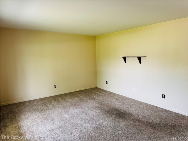 2525 Torrey Grove Ct, Fenton, MI 48430 - empty room featuring carpet floors and baseboards