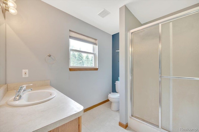 38 Melvin J Ct, Oxford, MI 48371 - bathroom with a shower stall, toilet, baseboards, and vanity