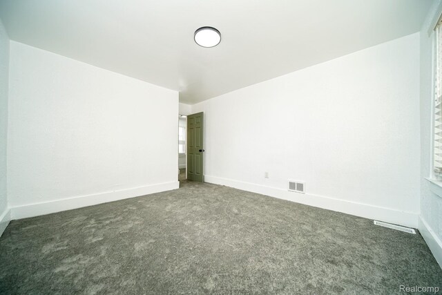 16240 Washburn St, Detroit, MI 48221 - unfurnished room featuring carpet floors and baseboards