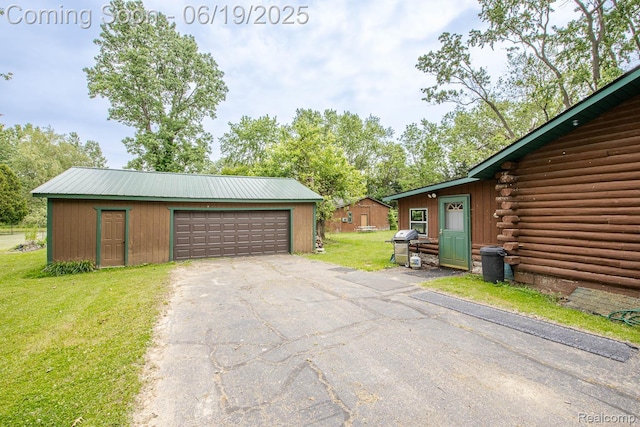 5180 Hillsboro Rd, Davisburg, MI 48350 - garage with driveway