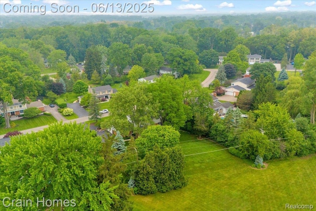 2861 Whittier Dr, Bloomfield Hills, MI 48304 - aerial perspective of suburban area with a forest