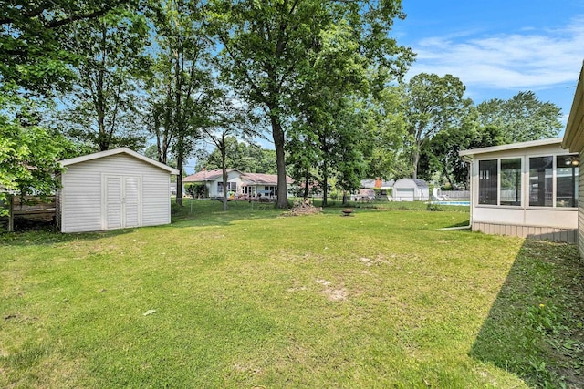 4292 Ashlawn Dr, Flint, MI 48507 - view of yard with a sunroom