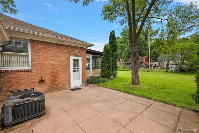 2652 Buckingham Ave, Berkley, MI 48072 - view of patio with central AC