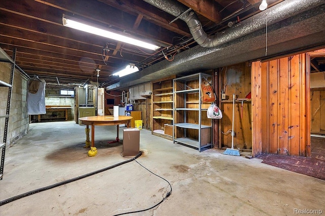 2652 Buckingham Ave, Berkley, MI 48072 - unfinished basement with washer / clothes dryer