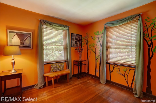 3418 Gratiot Ave, Flint, MI 48503 - sitting room featuring wood finished floors