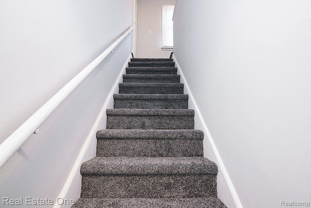 8035 Pinehurst St, Detroit, MI 48204 - view of stairs