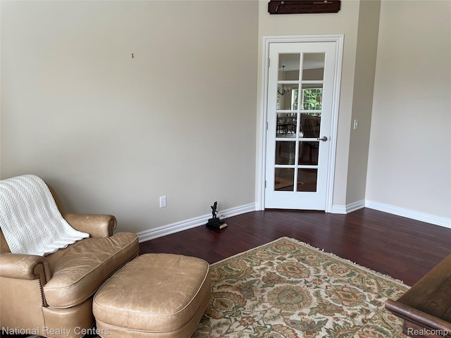 2750 Castlemartin Ct, Oakland, MI 48306 - living area featuring wood finished floors and baseboards