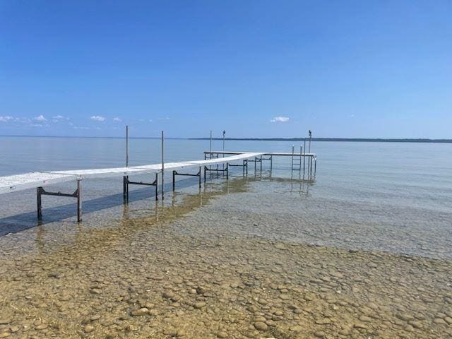 1722 S Cherry Blossom Ln, Suttons Bay, MI 49682