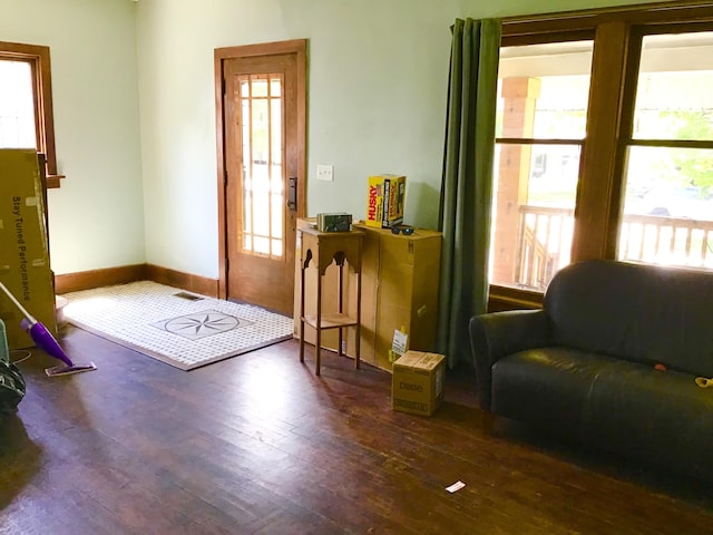 1116 Covell Ave NW, Grand Rapids, MI 49504 - entrance foyer featuring hardwood / wood-style floors and baseboards