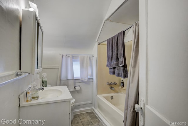 338 W Parent Ave, Royal Oak, MI 48067 - bathroom featuring toilet, vanity, and shower / tub combo with curtain