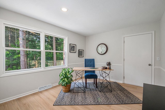 15878 New Holland St, Holland, MI 49424 - home office with wood finished floors and baseboards