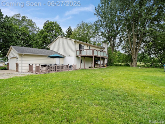 11474 Clairmont Dr, Fenton, MI 48430 - rear view of property featuring a deck, a lawn, and driveway