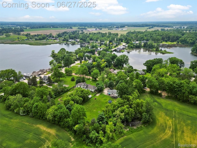 11474 Clairmont Dr, Fenton, MI 48430 - bird's eye view of a large body of water