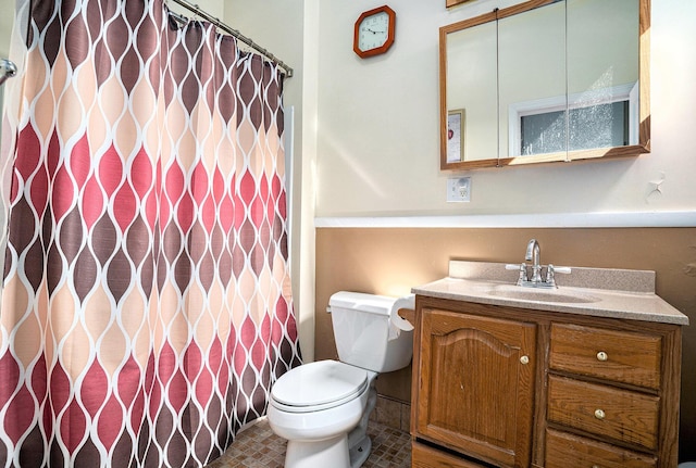 1386 W Broadway Ave, Muskegon, MI 49441 - full bath featuring vanity, toilet, and a shower with shower curtain