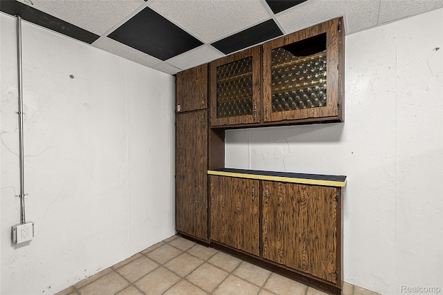 5115 Arden Ave, Warren, MI 48092 - empty room featuring a drop ceiling and a dry bar