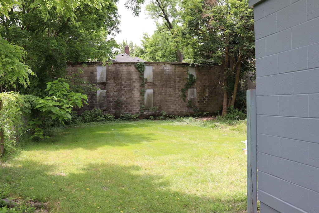 621 Ada St, Kalamazoo, MI 49007 - view of grassy yard