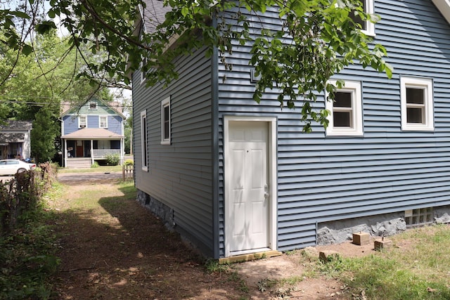 621 Ada St, Kalamazoo, MI 49007 - view of side of property with crawl space