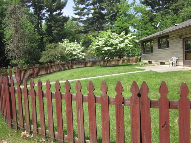 43859 60th Ave, Paw Paw, MI 49079 - view of yard featuring a patio area