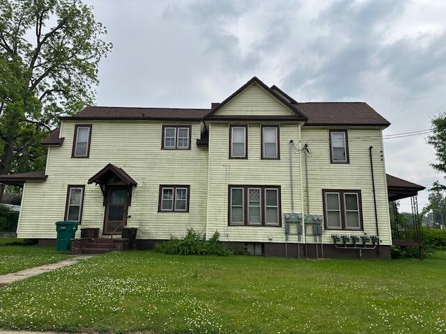 1803 Portage St, Kalamazoo, MI 49001 - view of front of home featuring a front lawn
