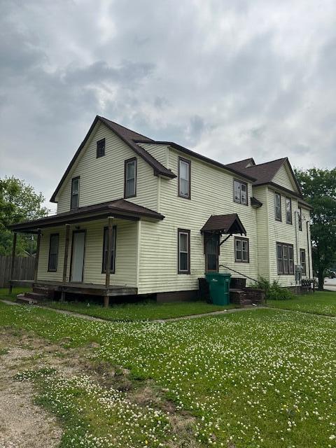 1803 Portage St, Kalamazoo, MI 49001 - back of property with a porch