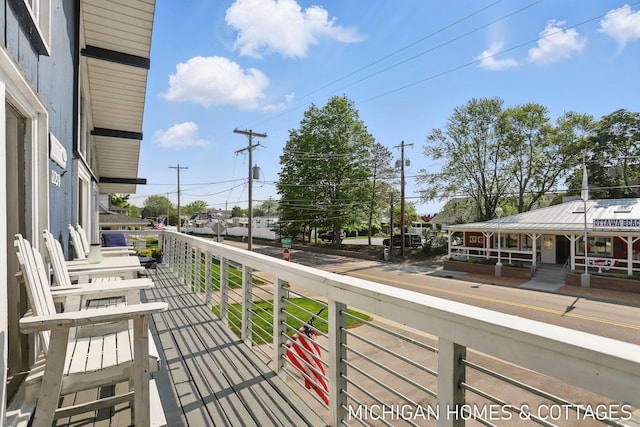 2259 Ottawa Beach Rd, Holland, MI 49424 - view of porch