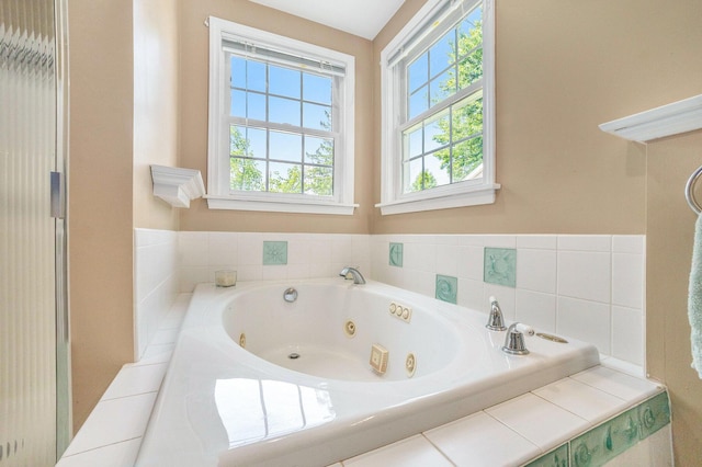 2147 Academy Dr NE, Grand Rapids, MI 49503 - full bathroom with a whirlpool tub