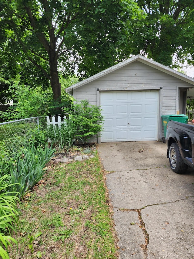 614 Helena St, Dowagiac, MI 49047 - photo 3