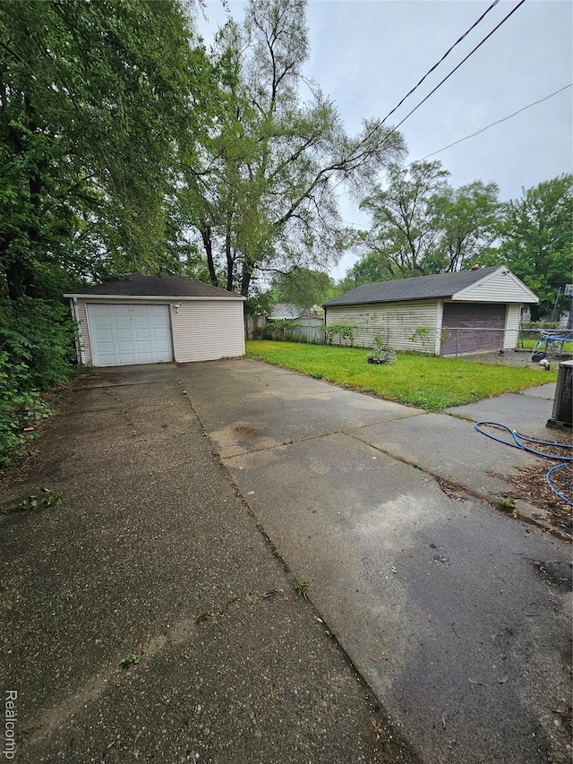 21222 Audrey Ave, Sterling Heights, MI 48091 - detached garage with asphalt driveway
