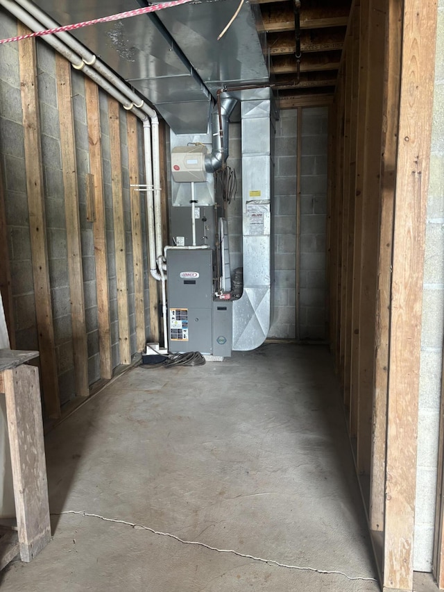 00320 3850th St, Bloomingdale, MI 49026 - unfinished basement featuring heating unit
