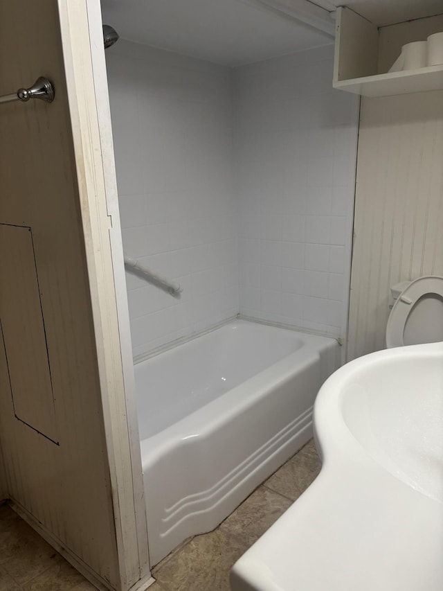 00320 3850th St, Bloomingdale, MI 49026 - full bathroom with a bathtub