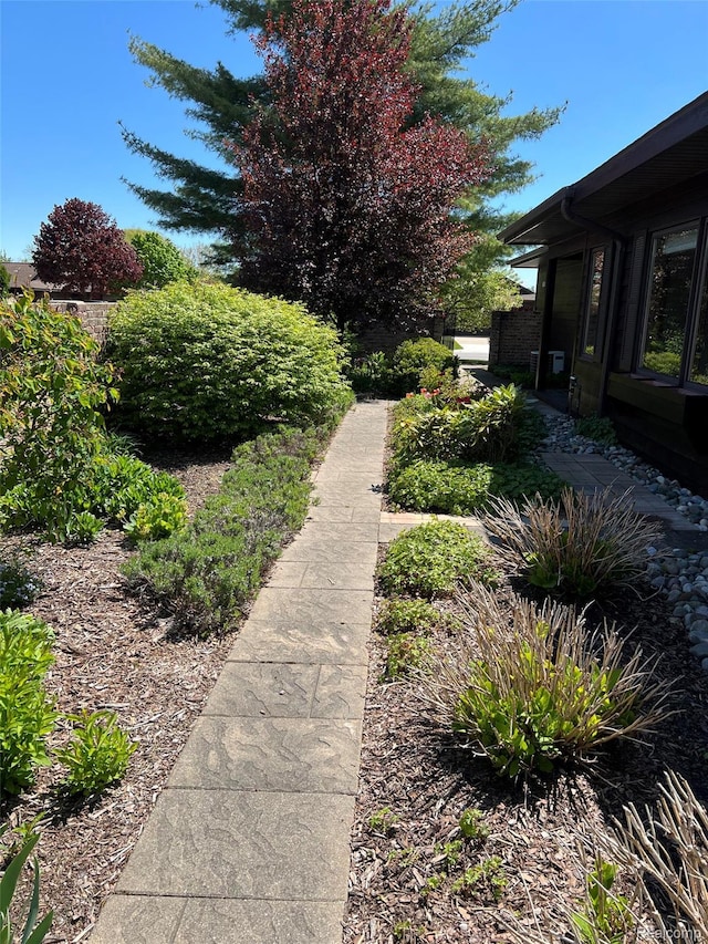 2205 Hammond Place Ctr, Traverse City, MI 49686 - view of yard