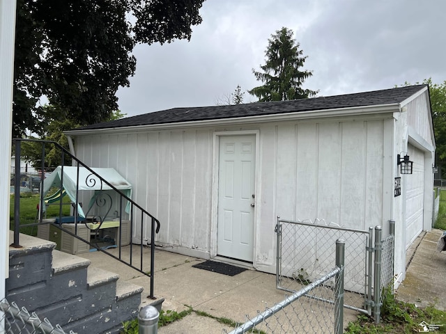 5304 E Dunbar Rd, Monroe, MI 48161 - view of outdoor structure with a gate